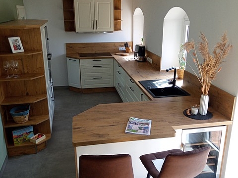 Küchenreferenz: Moderne Landhausküche mit Holzoptik